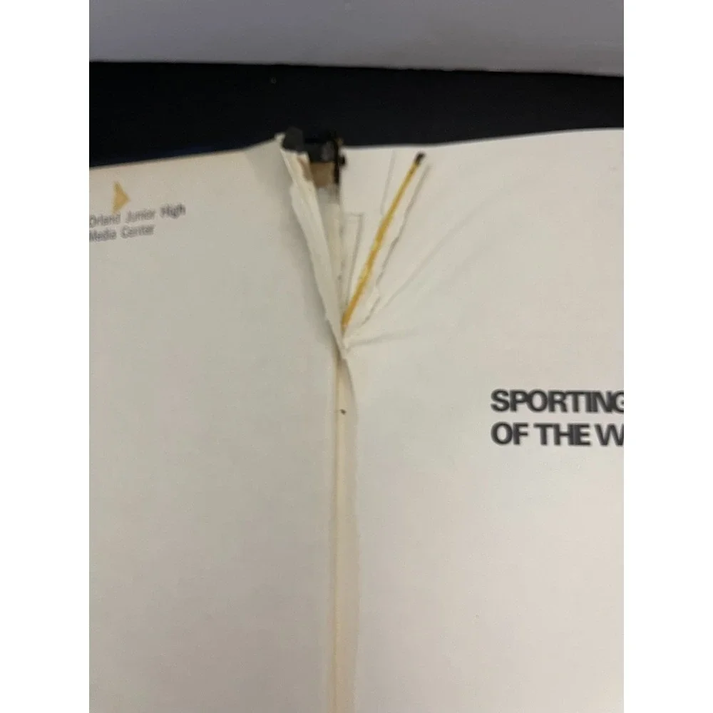 Sporting Arms of the World by Ray Bearse, An Outdoor Life Book., 1976
